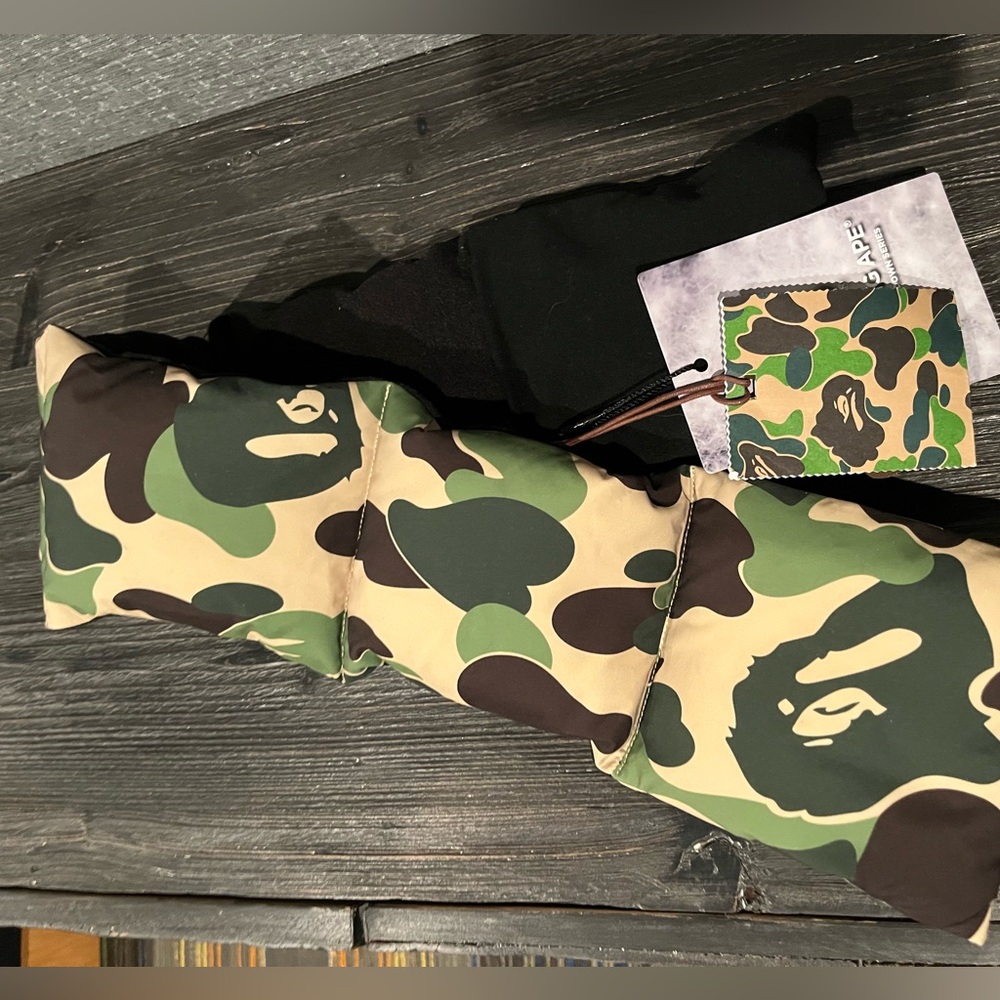 NWT BAPE A Bathing Ape Pocket Down Puffer Scarf Green Camo - Picture 5 of 8